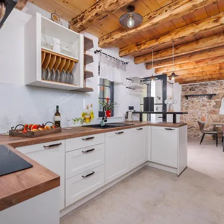 Melary With Pool And Jacuzzi 別荘 Kras