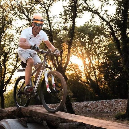 Melary With Pool And Jacuzzi Kras