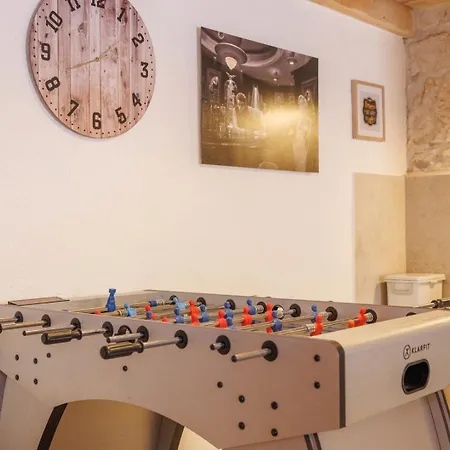 Melary With Pool And Jacuzzi Holiday home Kras