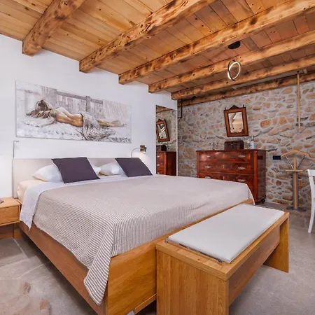 Holiday home Melary With Pool And Jacuzzi Kras