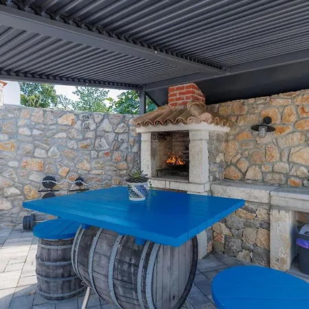 Melary With Pool And Jacuzzi Сasa de vacaciones *