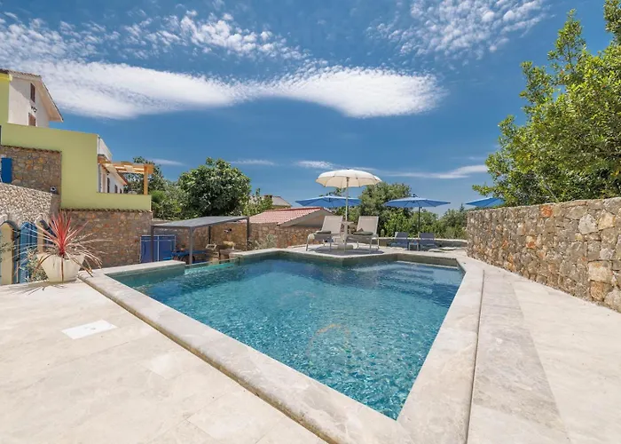 Melary With Pool And Jacuzzi Kras