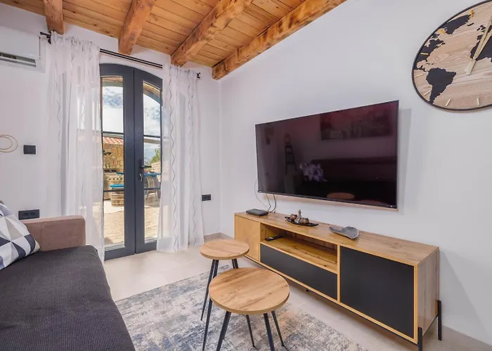 Melary With Pool And Jacuzzi *