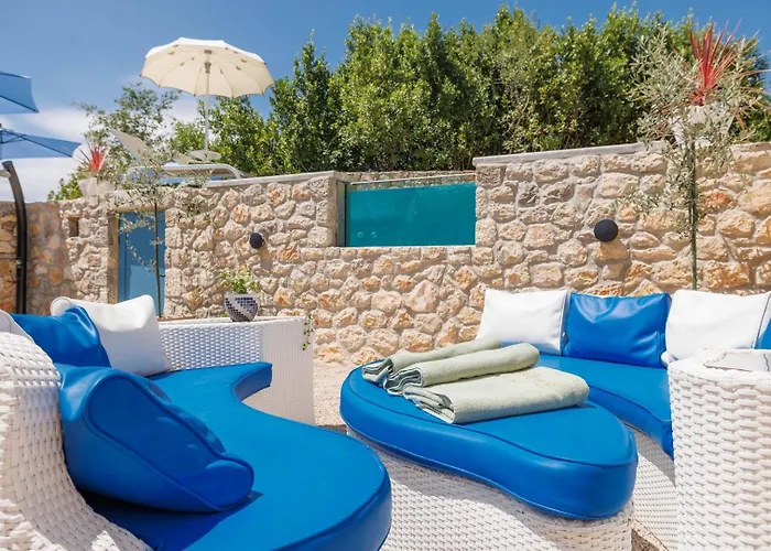 Σπίτι διακοπών Melary With Pool And Jacuzzi Kras