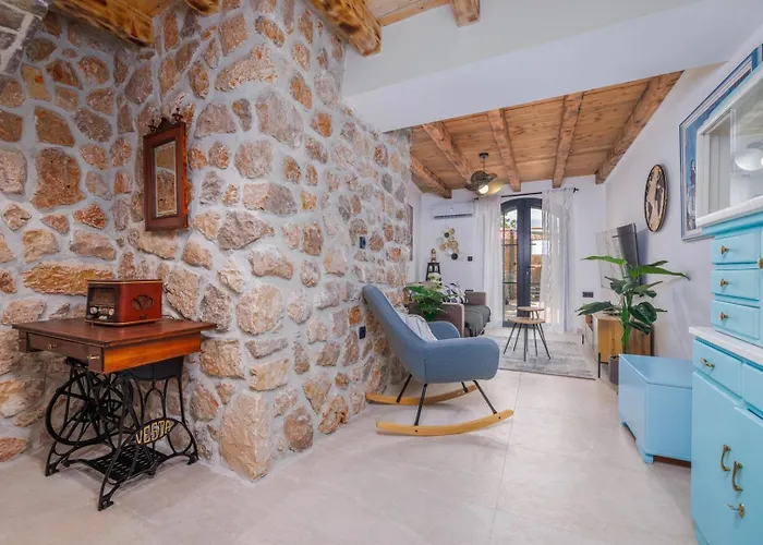 Σπίτι διακοπών Melary With Pool And Jacuzzi