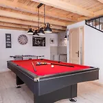 Melary With Pool And Jacuzzi Дом отдыха Kras