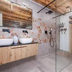 Melary With Pool And Jacuzzi
